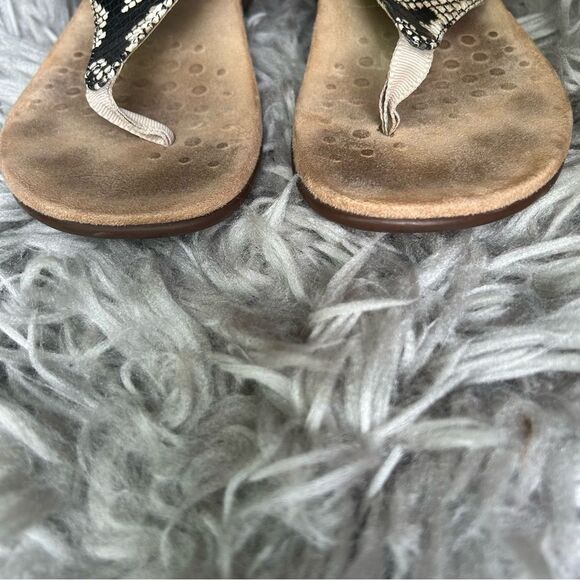 Vionic Kirra snake print leather slingback thong sandals women’s shoe size 8 - Picture 6 of 9